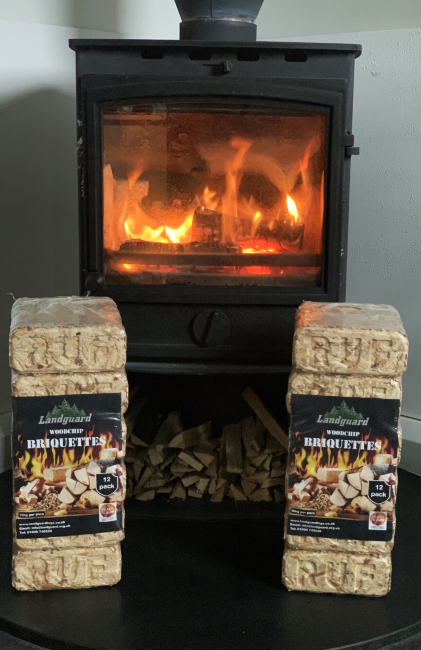 Woodchip Briquettes 10kg x 2 4 Woodchip Briquettes 10kg x 2 - Image 4